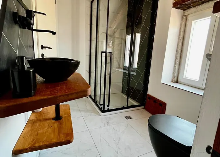 Center Apartment Split